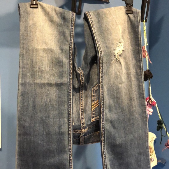 Hollister Flare Jeans 23 Waist, 34 Length, distressed - Picture 2 of 2